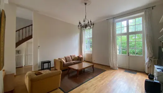 Maison 9 pièces 221 m² 