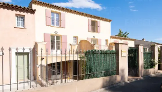 Maison mitoyenne proche de St Tropez 