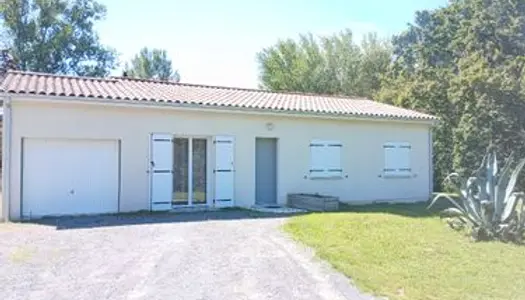 Location Maison BONNETAN 8km rocade BORDEAUX rive droite 3ch jardin terrasse avec vue magnifique sur