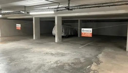 Parking - Garage Location Hyères   100€