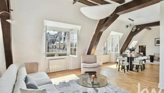 PLACE DES VOSGES • duplex de 87 m² • 3/4ème étage • vue 