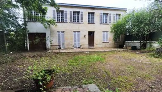 Maison pierre 3 chambres garage jardin 