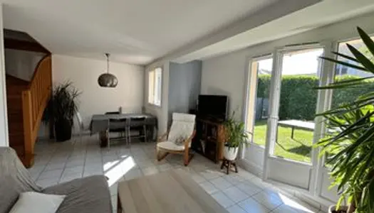 Maison - Villa Location Le Mesnil-Esnard 4p 80m² 899€