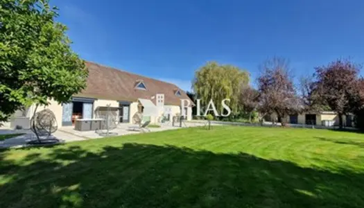 Maison 9 pièces 252 m²