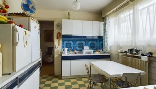 A vendre maison à rénover avec dépendance et jardin