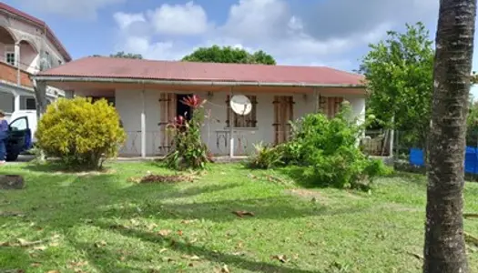 BASSE-PONTE- Maison sur terrain de 863 m2 