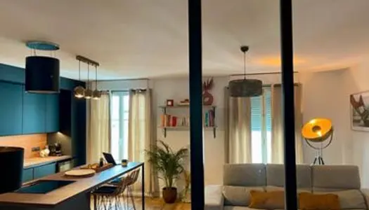 Appartement rénové par architecte - 2 pièces 