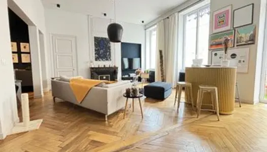 Haussmannien refait à neuf 150m² 4 pièces + stationnement 