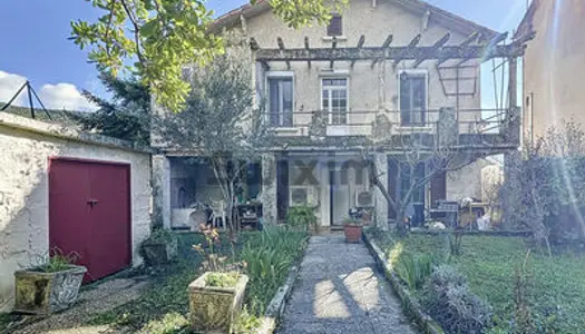 Maison de village indépendante avec jardin