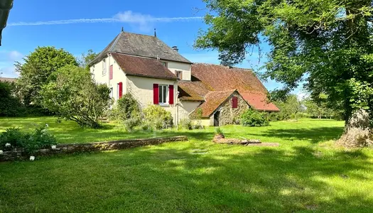 Dpt Yonne (89), à vendre LEUGNY maison ancienne rénové de 151 m²  4 ou 5 chambres  Piscine  