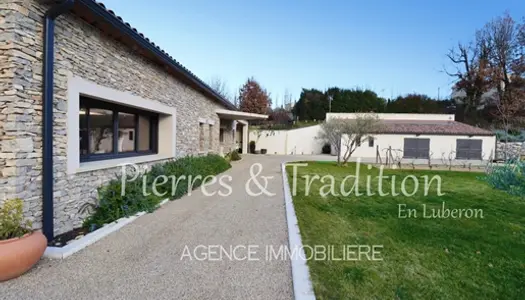 Entre Forcalquier et Reillanne, Magnifique villa contemporaine avec terrain et piscine