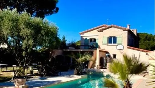 Villa à Pérols (34) de 208m2 sur un terrain de 1337m2 avec piscine 