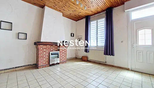 Maison de ville a Waziers, 2 chambres, cour et jardin. 77 000 euros. 