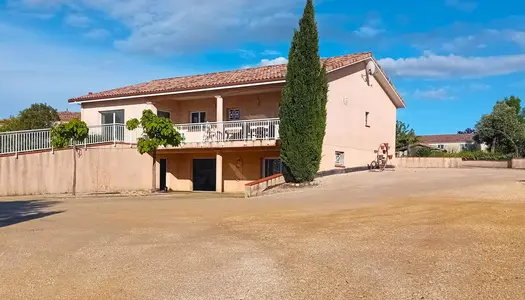 Vue panoramique, piscine et pool house 