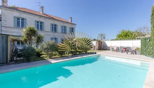 Charmante maison en pierre de 200 m² avec jardin et piscine