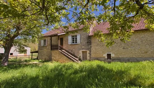 Sud Sarlat - Propriété équestre de trois logements avec dépendances sur 2 hectares 