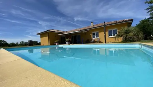 VILLA COMPENTORAINE DE 148 M2 AVEC GARAGE ET PISCI 