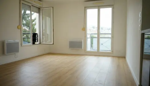 Studio 1 pièce 30 m² 