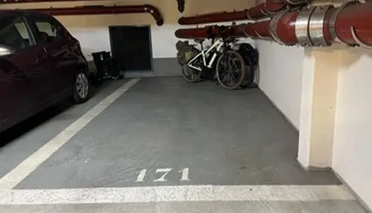 Parking 1er sous-sol sécurisé résidence récente 