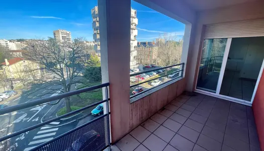 Location Appartement 59 m² à St Etienne 615 € CC /mois