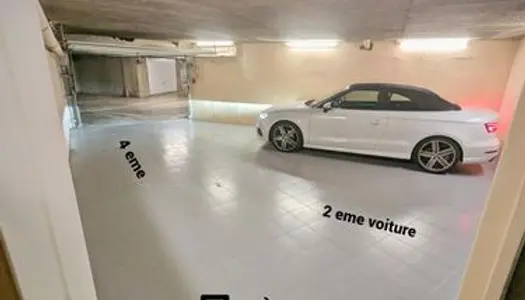 Parking 51 m² Mandelieu 