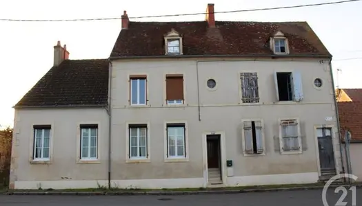 Maison 9 pièces 243 m²