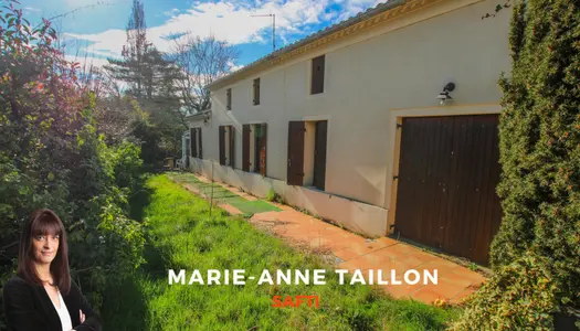 Charmante maison à renover avec dépendances et jardin en bordure de rivière