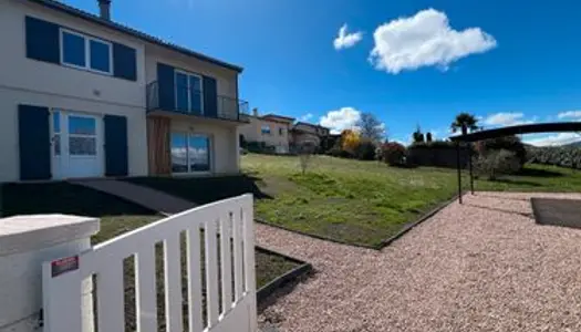 Maison entièrement rénovée, vue sur Puy de dôme