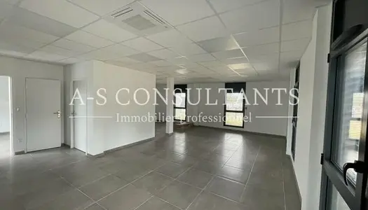 Bureau 120 m²