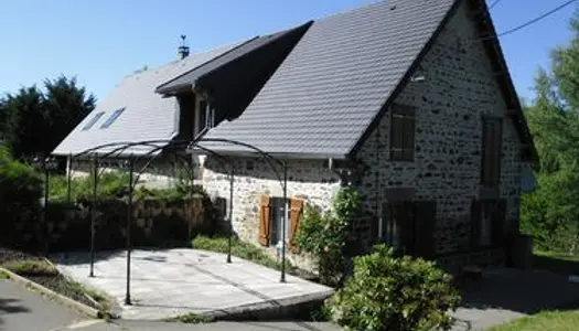 Exceptional authentic property, 1 hectare of land and private pond /Propriété d'exception authenti