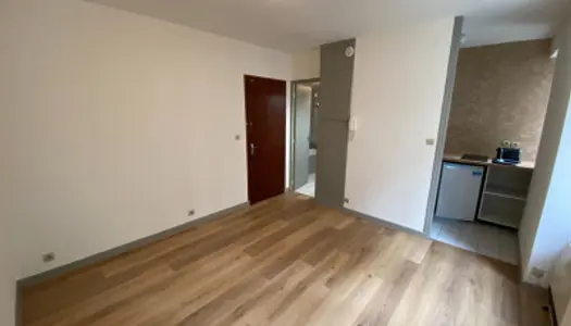 Studio 1 pièce 20 m² 