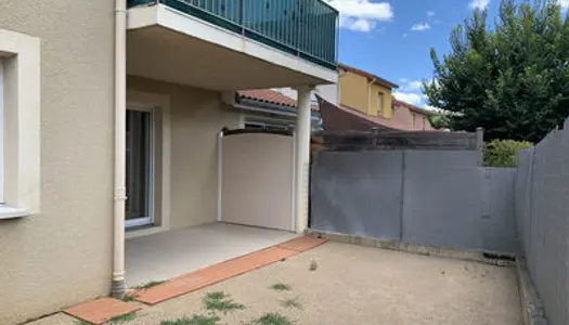 COUBON Beau T2 en rez de jardin avec garage et parking 