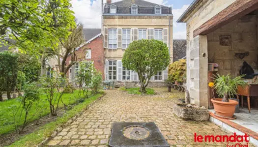 Maison 9 pièces 353 m²