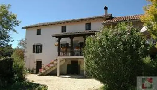 Maison avec gîte et piscine