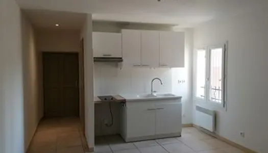 A louer P3 2ème étage, très ensoleillé, 43 m2, TBEBE