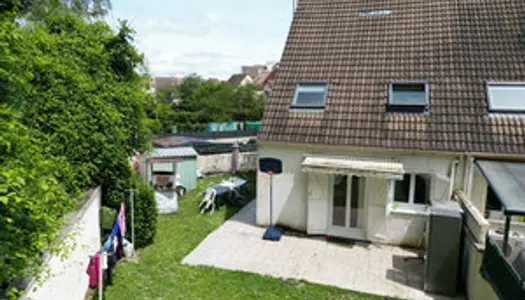 Maison en bordure de bois 