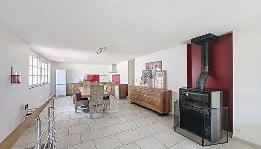 A Vendre Maison de ville en pierre renovee de 108 m2 avec garage en rez-de-chaussee de 85 m2 