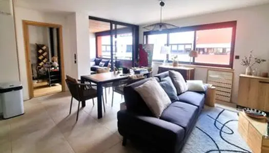 Appartement type 2 avec terrasse et place de stationnement privative - Centre ville de Beaune 