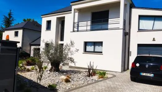 Maison d'architecte haut de gamme proche bourg saint denis en val et du centre ville d'orléans 