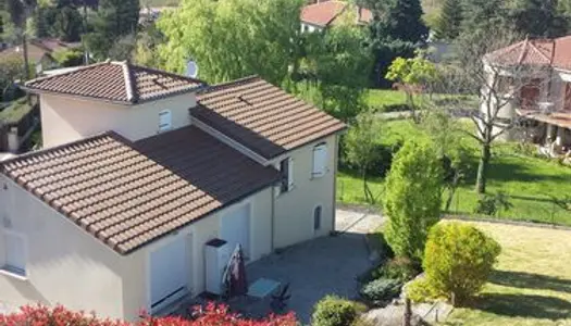 Villa sur 1000m2 de terrain la chabure 