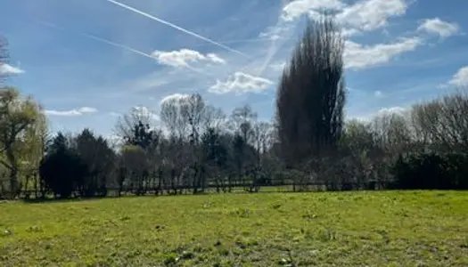 Terrain 2 200m2. Tournedos sur Seine. Porte-de-Seine. Rare