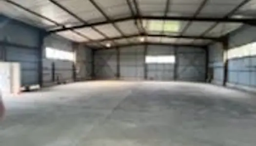 A louer hangar de 400 m2 à louer Sarrola Carcopino 