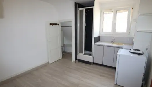 Studio 1 pièce 12 m² 