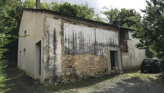 Maison de bourg à rénover avec terrain de 1300 m² 