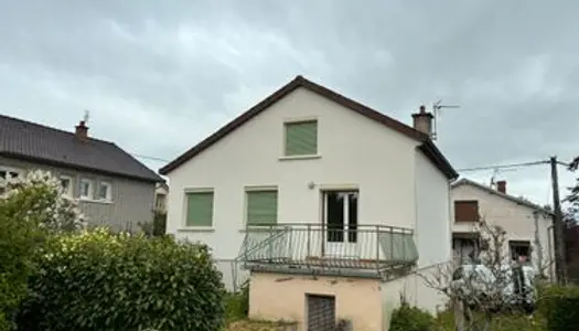 Maison à vendre dans un quartier calme de Toulon sur Arroux 
