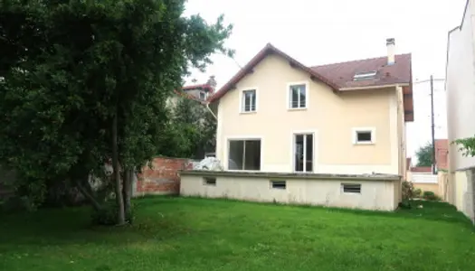 Maison 8 pièces 180 m² 