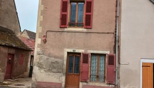 Maisonnette F3 sans jardin à rénover 