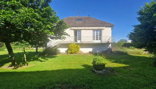 Maison sur sous-sol avec 3 chambres dans un village avec tous commerces! 