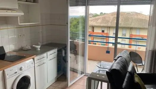 T2 agréable avec balcon et piscine 