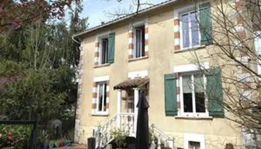 CHARENTE, proche CHASSENON. Maison 3 chambres